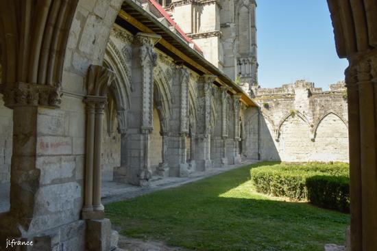 Abbaye saint jean des vignes 8